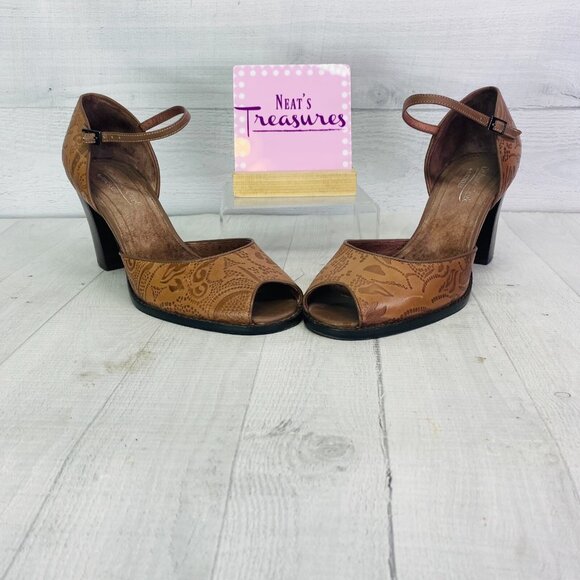 Aerosoles Coldwater Creek SUPPEL Embossed Leather Stacked Heel Sandal Size 10 M - Picture 2 of 12